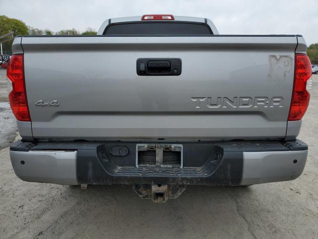 5TFDY5F17HX597755 - 2017 TOYOTA TUNDRA CREWMAX SR5 SILVER photo 6