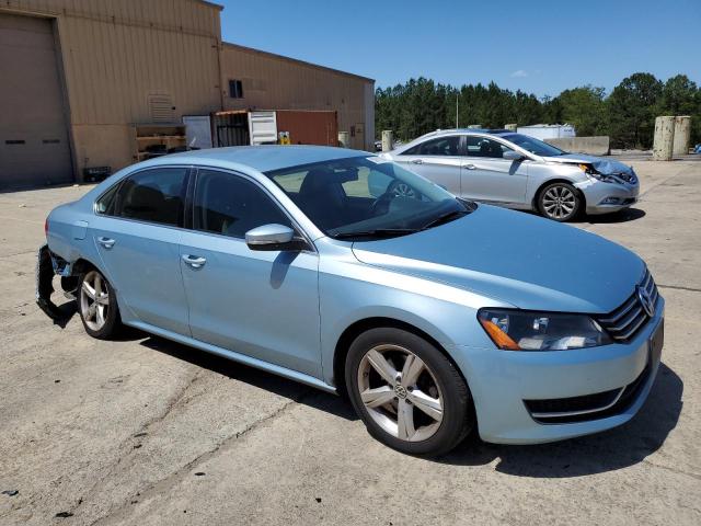 1VWBP7A36DC128492 - 2013 VOLKSWAGEN PASSAT SE BLUE photo 4