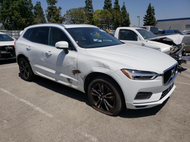 YV4A22RK8L1566904 - 2020 VOLVO XC60 T6 MOMENTUM WHITE photo 4