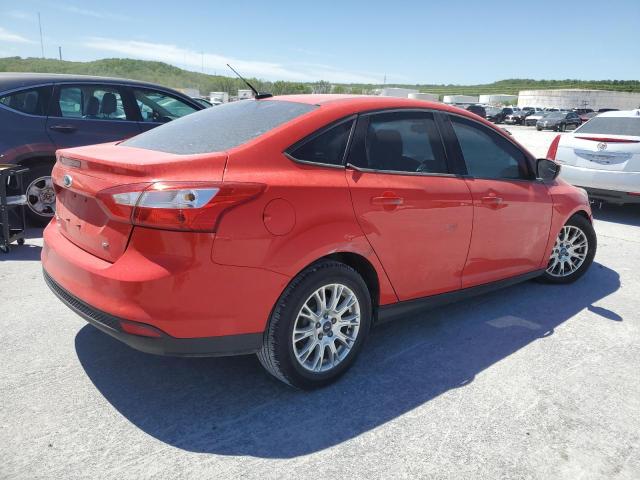 1FAHP3F20CL120981 - 2012 FORD FOCUS SE RED photo 3
