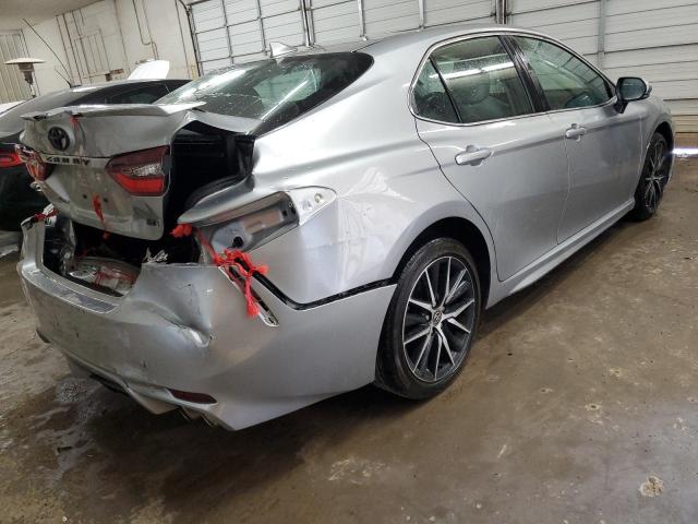 4T1G11AK9PU152245 - 2023 TOYOTA CAMRY SE NIGHT SHADE SILVER photo 3