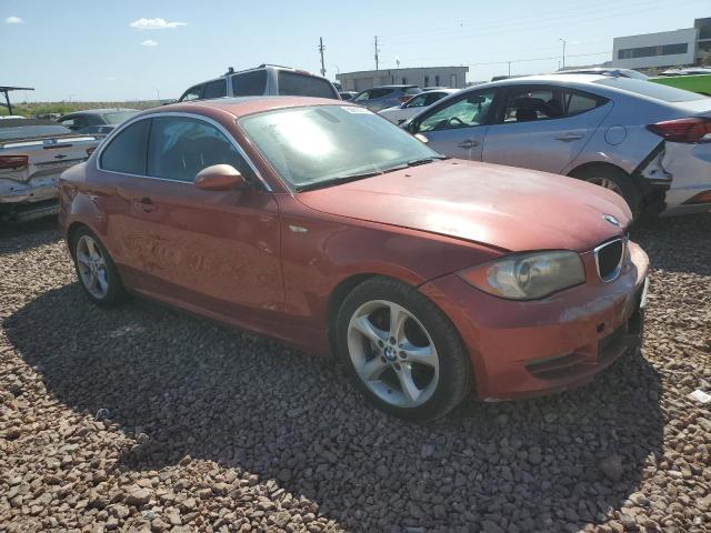 WBAUP735X9VK76356 - 2009 BMW 128 I RED photo 4