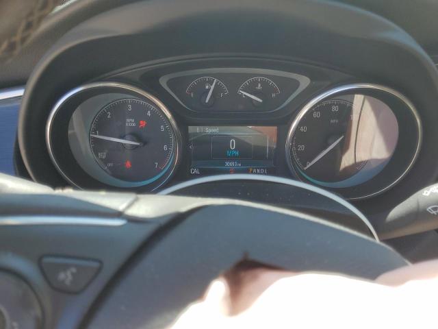 LRBFX1SA8JD052759 - 2018 BUICK ENVISION ESSENCE Արծաթագույն լուսանկար 9