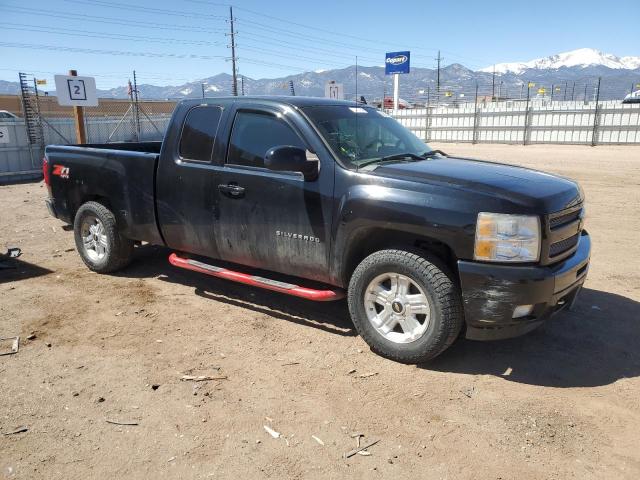 1GCRKSE3XBZ132200 - 2011 CHEVROLET SILVERADO K1500 LT BLACK photo 4