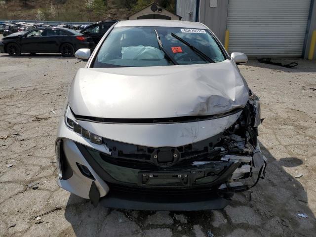JTDKARFPXJ3070605 - 2018 TOYOTA PRIUS PRIM SILVER photo 5