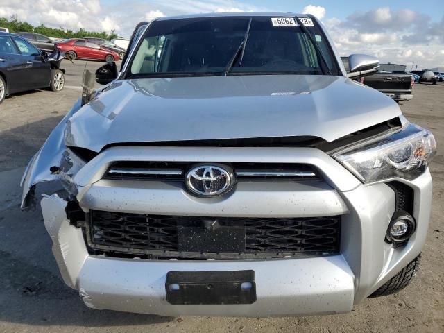 JTENU5JR1N5976802 - 2022 TOYOTA 4RUNNER SR5/SR5 PREMIUM 银色 照片 5
