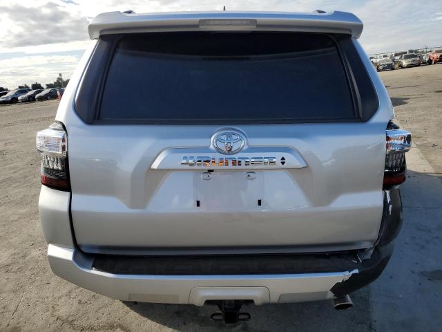 JTENU5JR1N5976802 - 2022 TOYOTA 4RUNNER SR5/SR5 PREMIUM 银色 照片 6