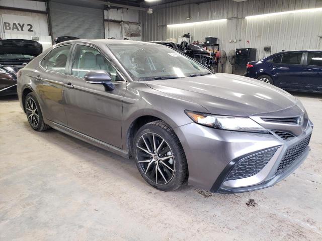 4T1G11AK2NU661574 - 2022 TOYOTA CAMRY SE GRAY photo 4