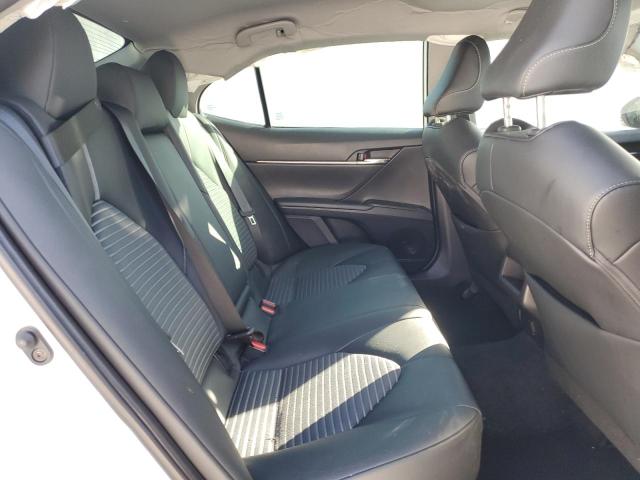 4T1G11AKXPU120159 - 2023 TOYOTA CAMRY SE NIGHT SHADE WHITE photo 10