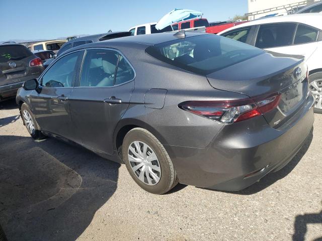 4T1C31AK7MU551689 - 2021 TOYOTA CAMRY LE GRAY photo 2