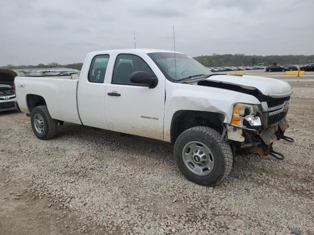 1GC2KVCG9BZ255303 - 2011 CHEVROLET SILVERADO K2500 HEAVY DUTY WHITE photo 4