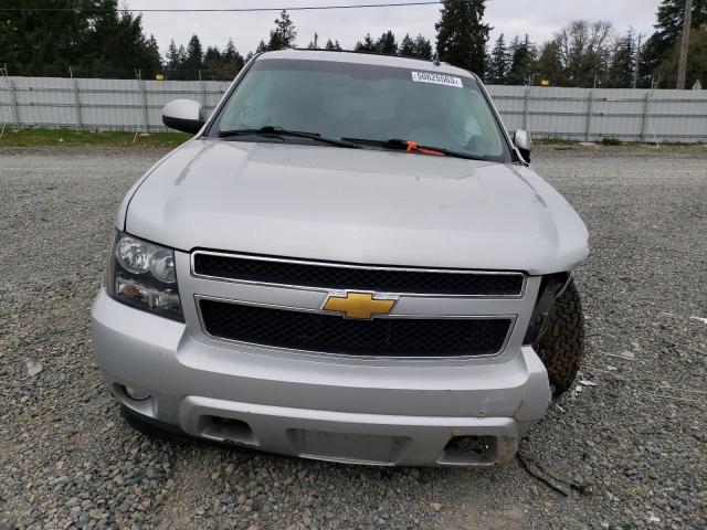 1GNSKJE73DR373203 - 2013 CHEVROLET SUBURBAN K1500 LT SILVER photo 5