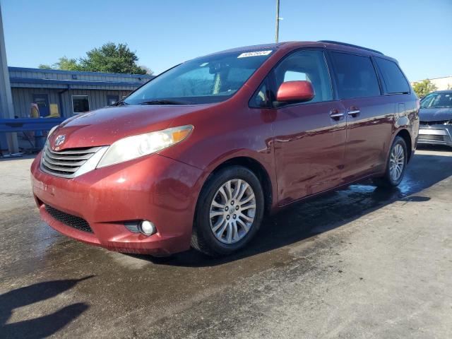 2011 TOYOTA SIENNA XLE, 