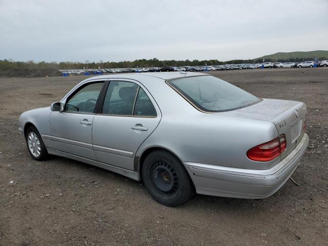 WDBJF82J91X053830 - 2001 MERCEDES-BENZ E 320 4MATIC SILVER photo 2