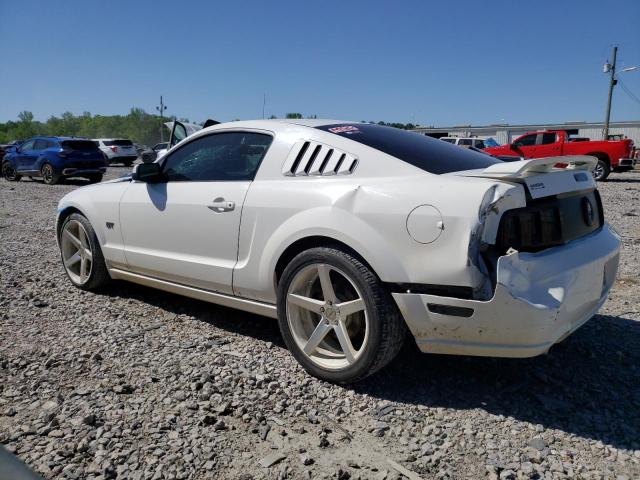 1ZVHT82H755161495 - 2005 FORD MUSTANG GT WHITE photo 2