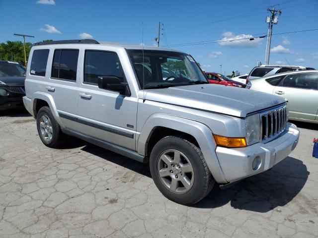 1J8HG48K97C621606 - 2007 JEEP COMMANDER 银色 照片 4
