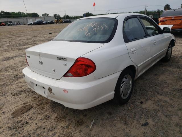 KNAFB121X35212165 - 2003 KIA SPECTRA BASE WHITE photo 4