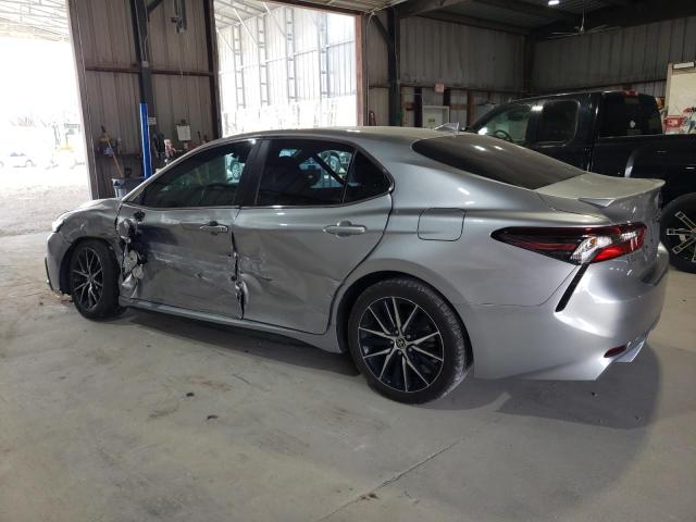4T1T11AK0RU857923 - 2024 TOYOTA CAMRY SE NIGHT SHADE SILVER photo 2