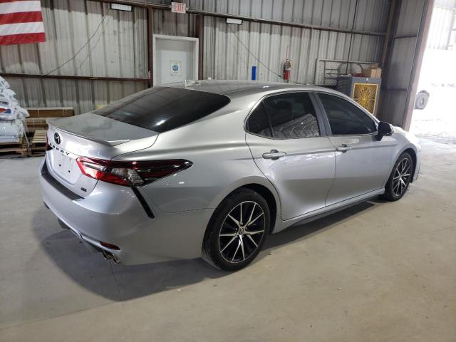 4T1T11AK0RU857923 - 2024 TOYOTA CAMRY SE NIGHT SHADE SILVER photo 3