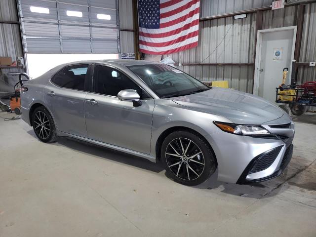 4T1T11AK0RU857923 - 2024 TOYOTA CAMRY SE NIGHT SHADE SILVER photo 4