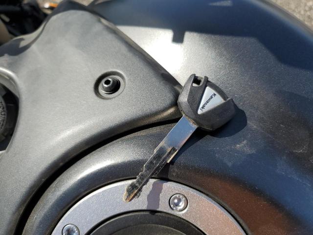 JKAENEC18NDA05050 - 2022 KAWASAKI EN650 C BLACK photo 8