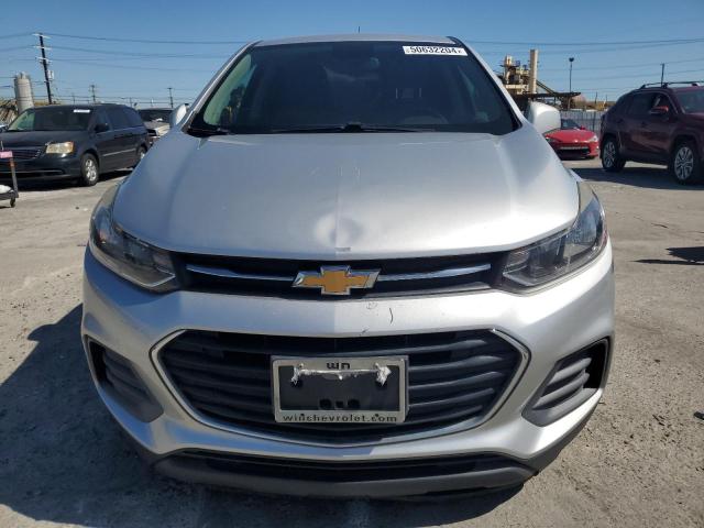 KL7CJKSB7JB700671 - 2018 CHEVROLET TRAX LS SILVER photo 5