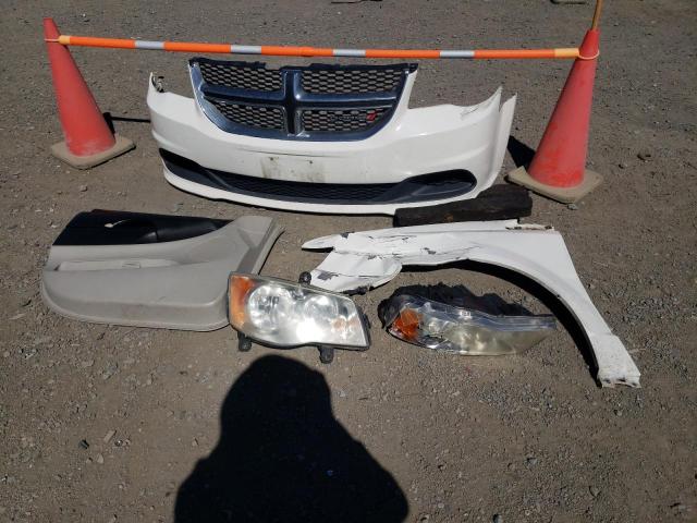 2C4RDGBG5DR633023 - 2013 DODGE GRAND CARA SE WHITE photo 13