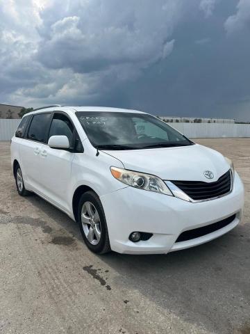 5TDKK3DC3DS398736 - 2013 TOYOTA SIENNA LE WHITE photo 1