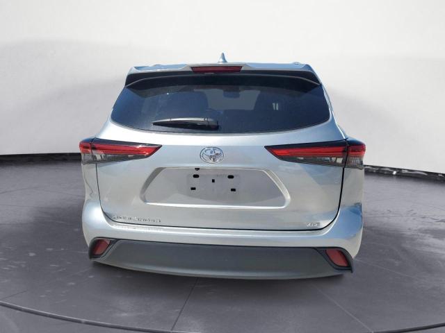 5TDGZRAH9NS130182 - 2022 TOYOTA HIGHLANDER XLE SILVER photo 6