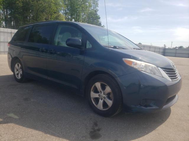 5TDKK3DC8BS125918 - 2011 TOYOTA SIENNA LE BLUE photo 4