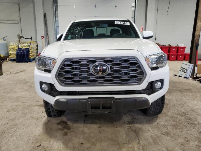 3TYCZ5AN3PT144292 - 2023 TOYOTA TACOMA DOUBLE CAB WHITE photo 5