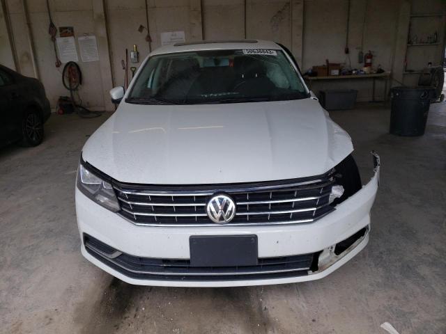 1VWLA7A32KC013925 - 2019 VOLKSWAGEN PASSAT WOLFSBURG WHITE photo 5