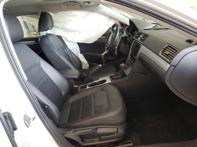 1VWLA7A32KC013925 - 2019 VOLKSWAGEN PASSAT WOLFSBURG WHITE photo 7