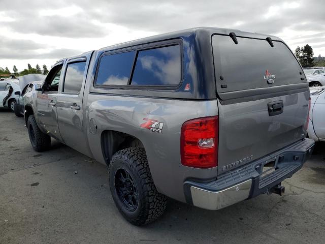 2GCEK13M971516750 - 2007 CHEVROLET SILVERADO K1500 CREW CAB GRAY photo 2