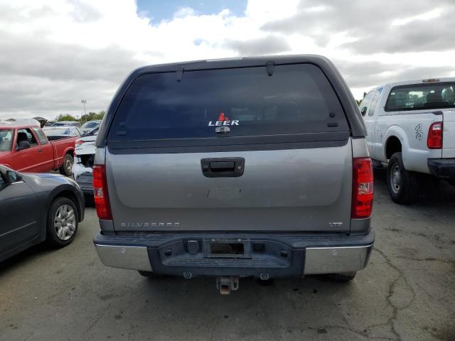 2GCEK13M971516750 - 2007 CHEVROLET SILVERADO K1500 CREW CAB GRAY photo 6