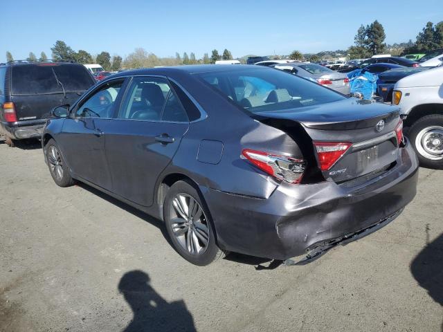 4T1BF1FK5HU349595 - 2017 TOYOTA CAMRY LE GRAY photo 2