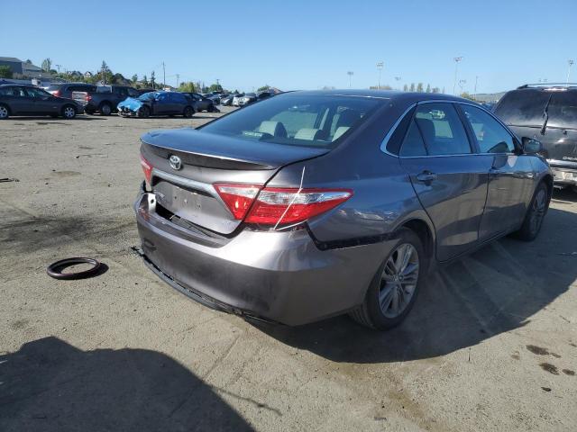 4T1BF1FK5HU349595 - 2017 TOYOTA CAMRY LE GRAY photo 3