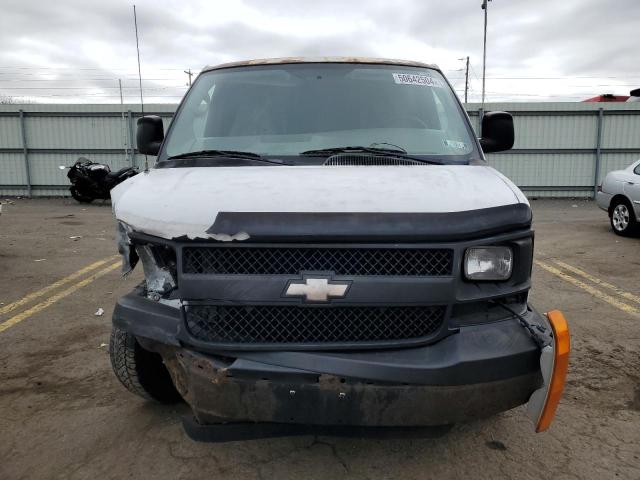 1GCGG25V771103866 - 2007 CHEVROLET EXPRESS G2 WHITE photo 5