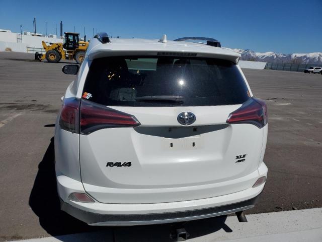 JTMRFREVXGD178547 - 2016 TOYOTA RAV4 XLE WHITE photo 6