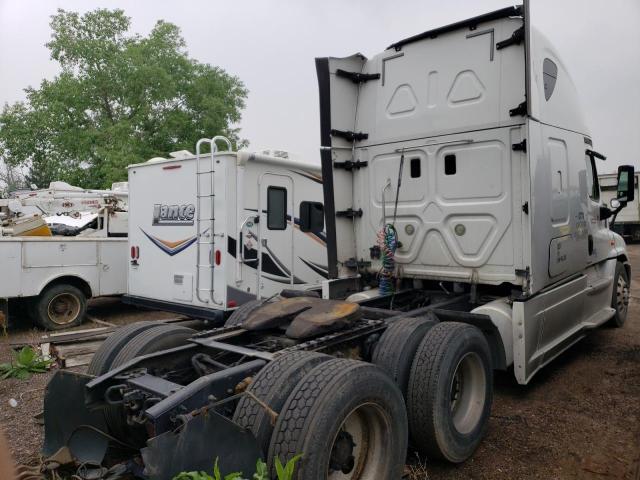 3AKJGLD51GSHA8415 - 2016 FREIGHTLINER CASCADIA 1 WHITE photo 4