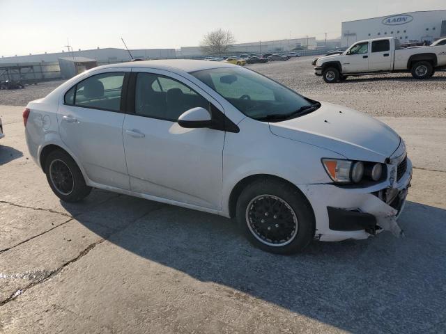 1G1JA5SH9G4126595 - 2016 CHEVROLET SONIC LS WHITE photo 4