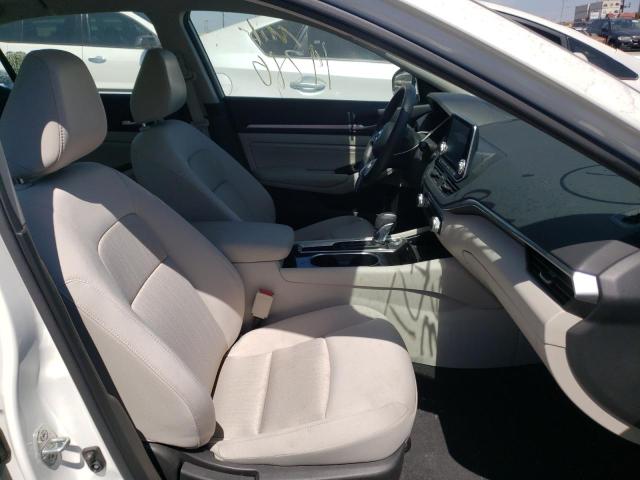 1N4BL4DV1MN409569 - 2021 NISSAN ALTIMA SV WHITE photo 5