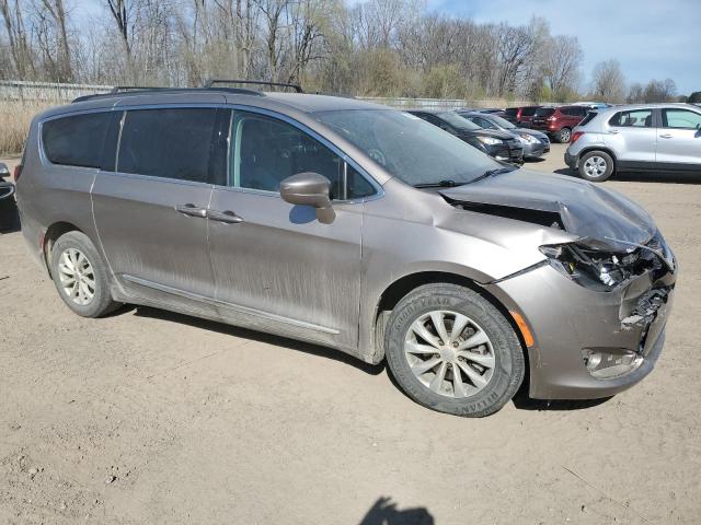 2C4RC1BG2HR553152 - 2017 CHRYSLER PACIFICA TOURING L BEIGE photo 4