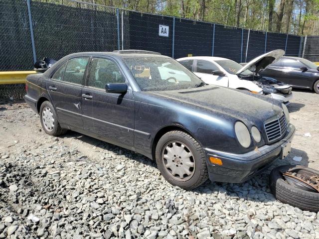 WDBJF65F2WA662067 - 1998 MERCEDES-BENZ E 320 BLUE photo 4