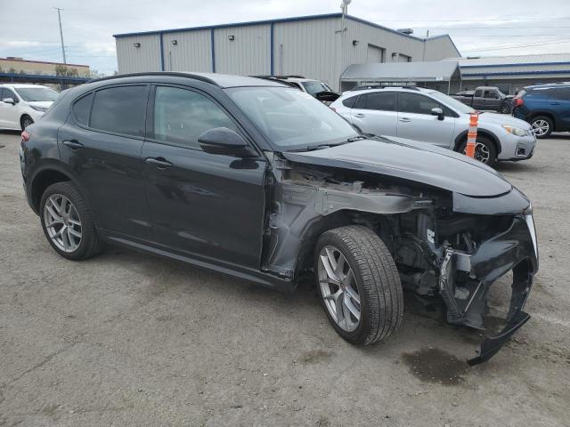 ZASFAKPNXJ7C24011 - 2018 ALFA ROMEO STELVIO SPORT Siyah fotoğraf 4