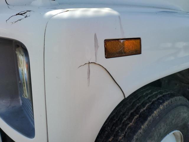 1GDL7H1E72J518553 - 2002 GMC C-SERIES C7H042 白色 照片 9