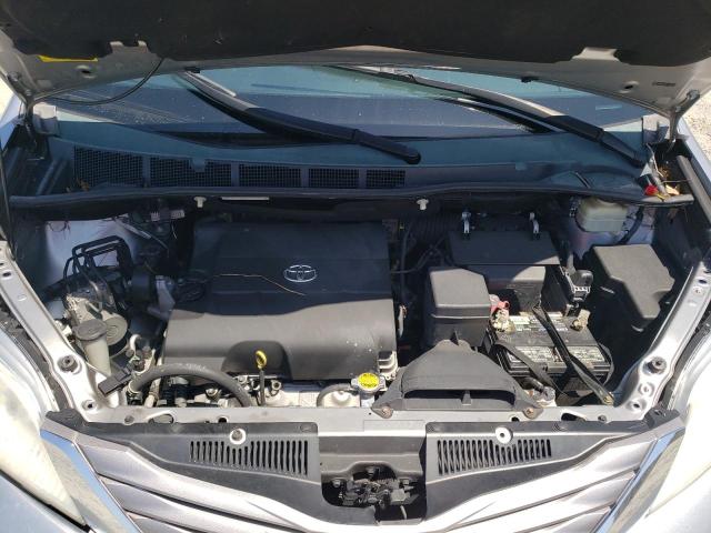 5TDYK3DC5FS585344 - 2015 TOYOTA SIENNA XLE SILVER photo 12