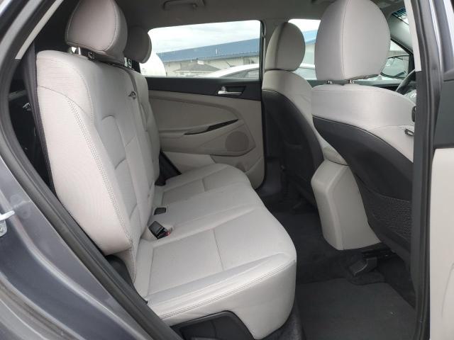 KM8J2CA40KU082076 - 2019 HYUNDAI TUCSON SE GRAY photo 11