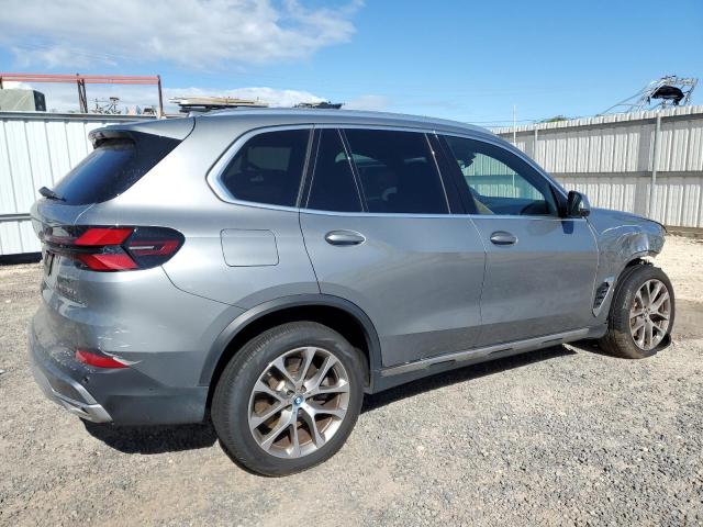 5UX43EU02R9T41083 - 2024 BMW X5 XDRIVE50E GRAY photo 3
