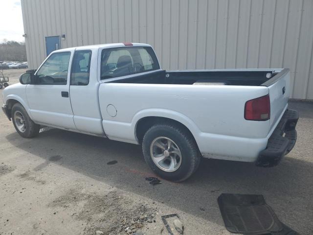 1GCCS195428131769 - 2002 CHEVROLET S TRUCK S10 WHITE photo 2